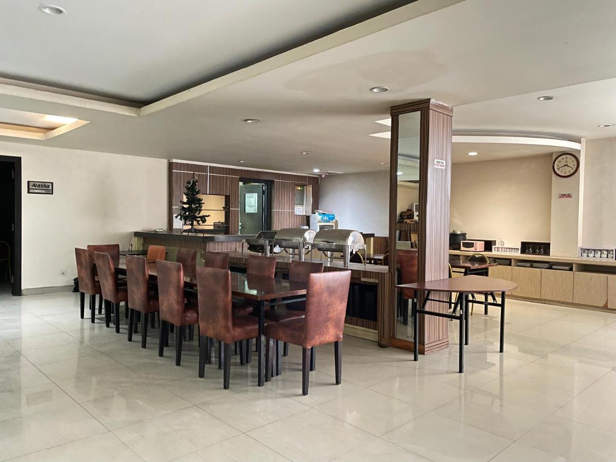 Collection O 1279 Hotel Grand Celino Makassar Luaran gambar