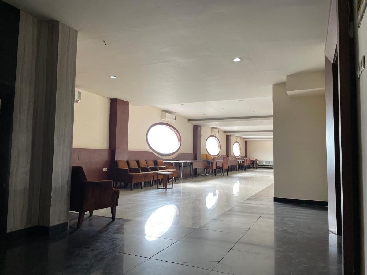 Collection O 1279 Hotel Grand Celino Makassar Luaran gambar