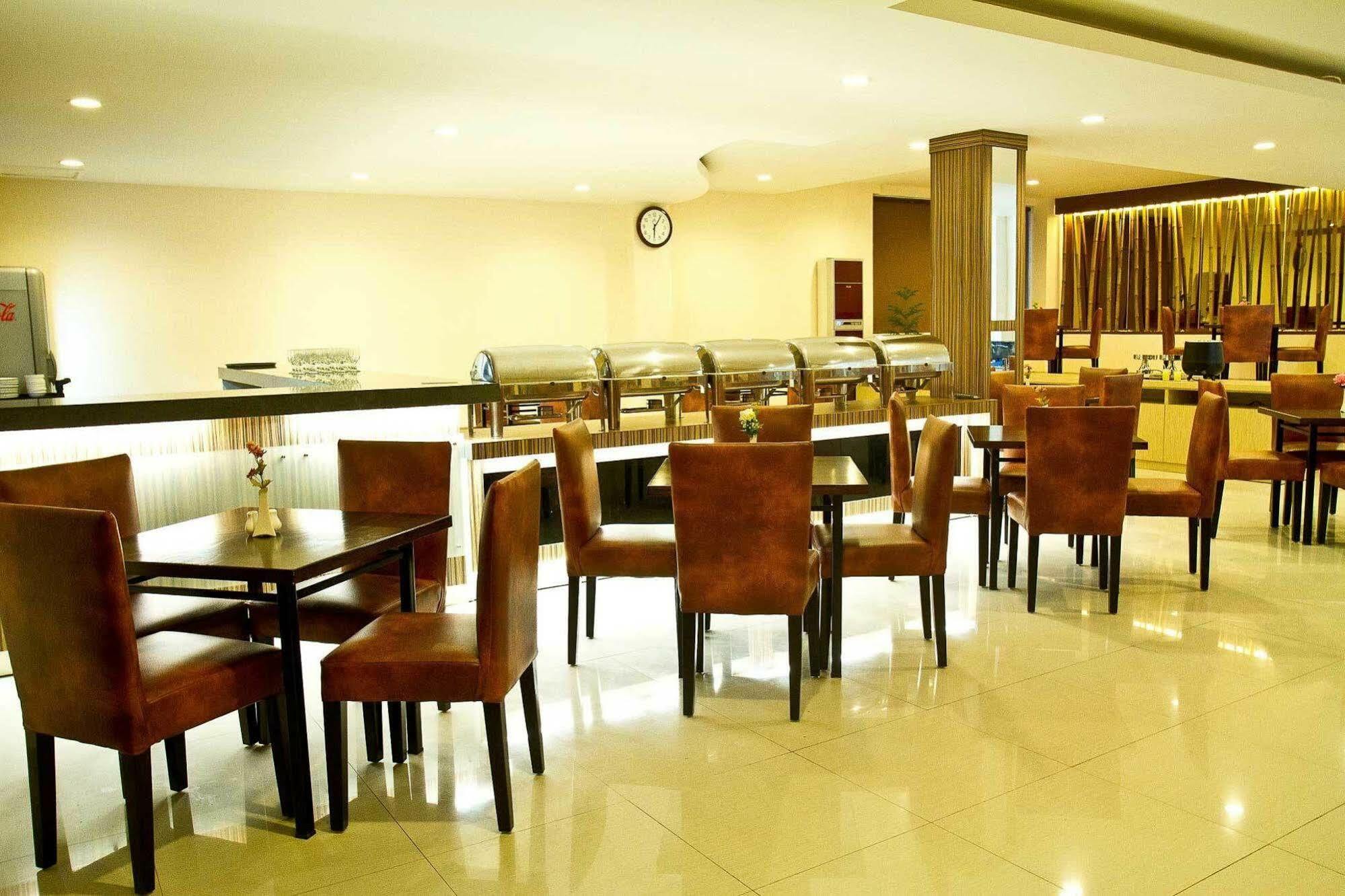 Collection O 1279 Hotel Grand Celino Makassar Luaran gambar